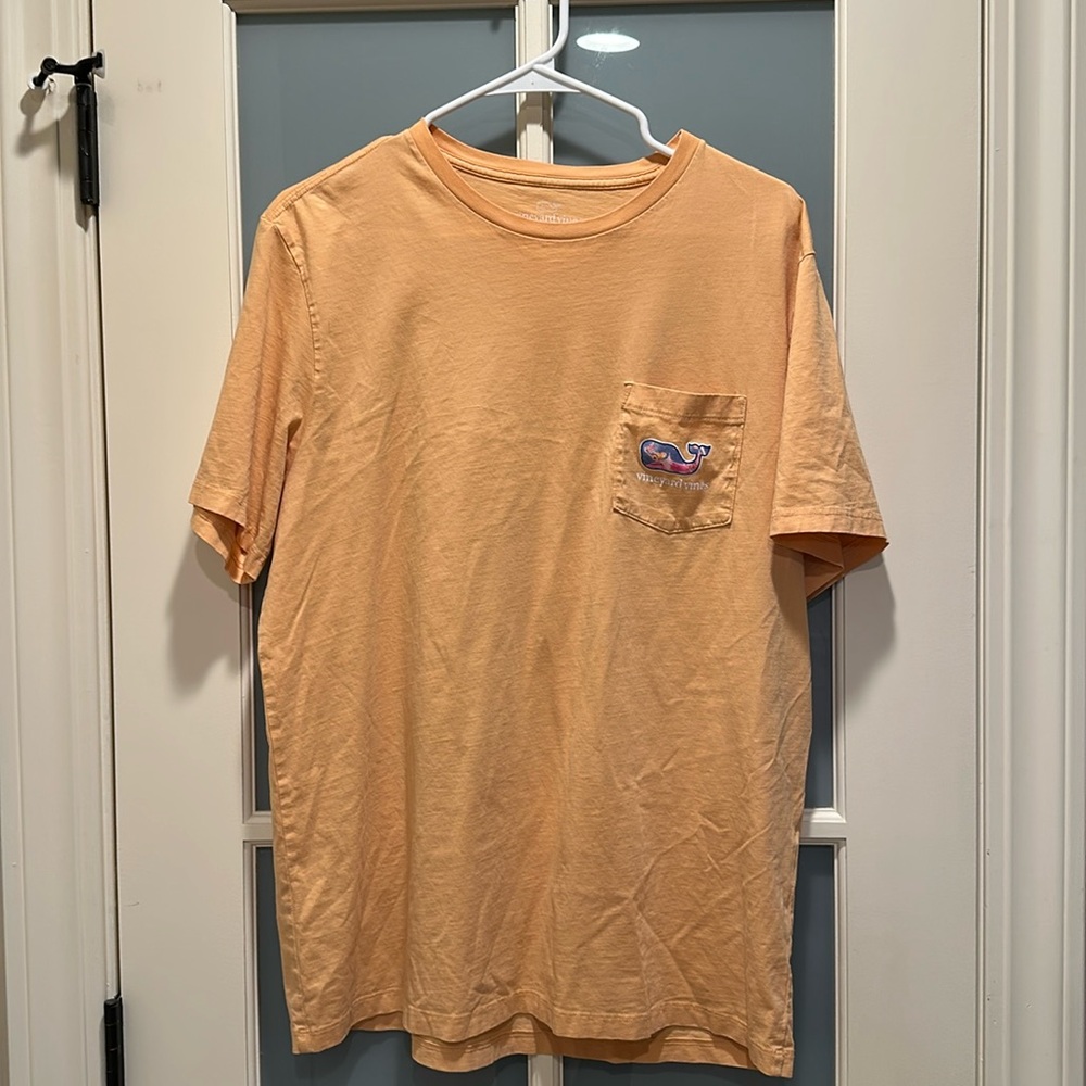 Men’s vineyard vines T-shirt size Large
